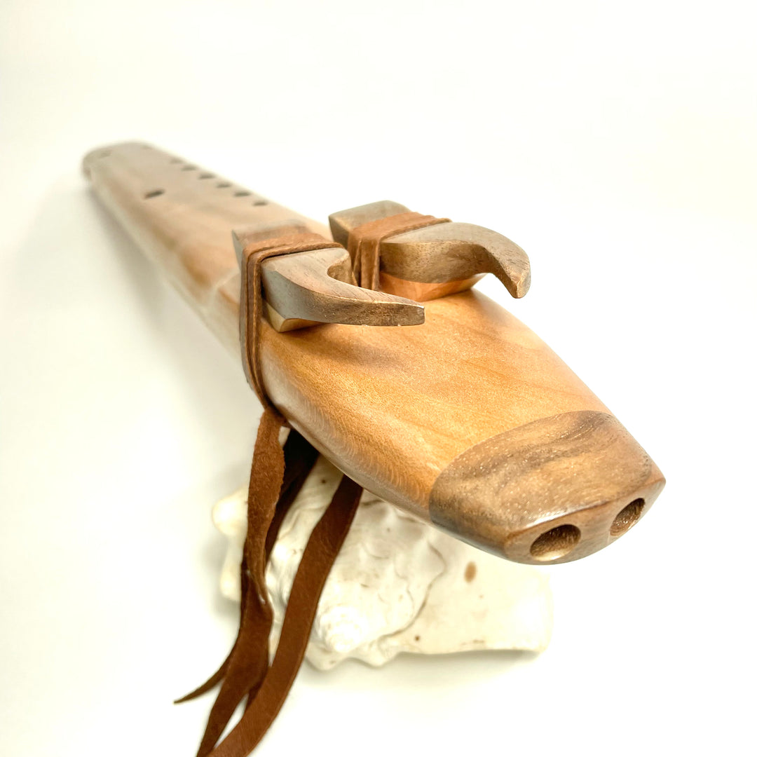 ＊レオン＊フルート Drone Native American Style Flute A minor – Singing Tree Flutes